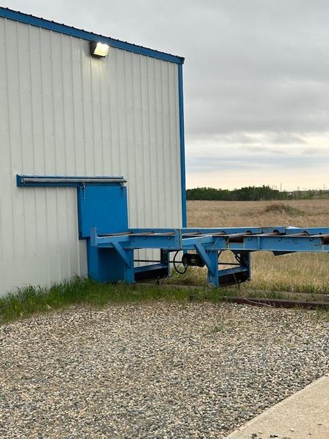 Used 30 " Hem-Saw / Hem-Saw building