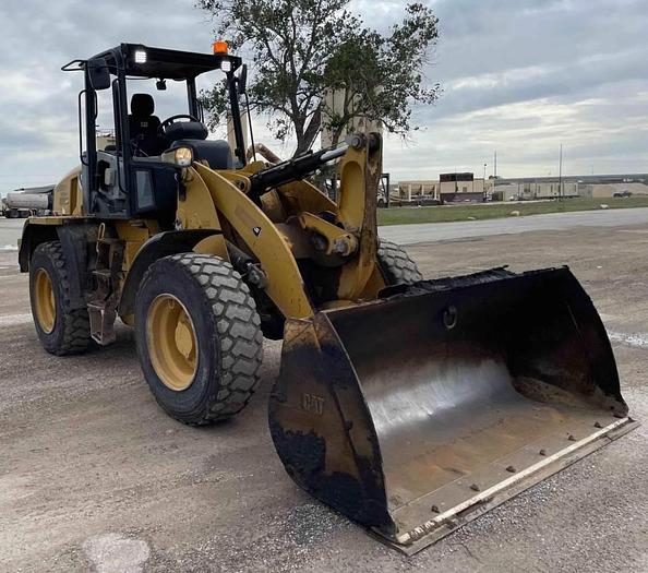 Used 2014 Caterpillar 910K