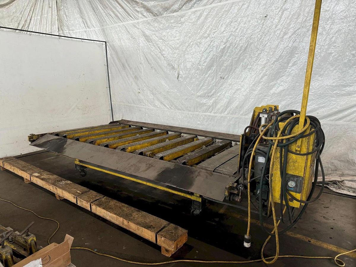 Used 120" CINCINNATI SHEET STACKER CONVEYOR