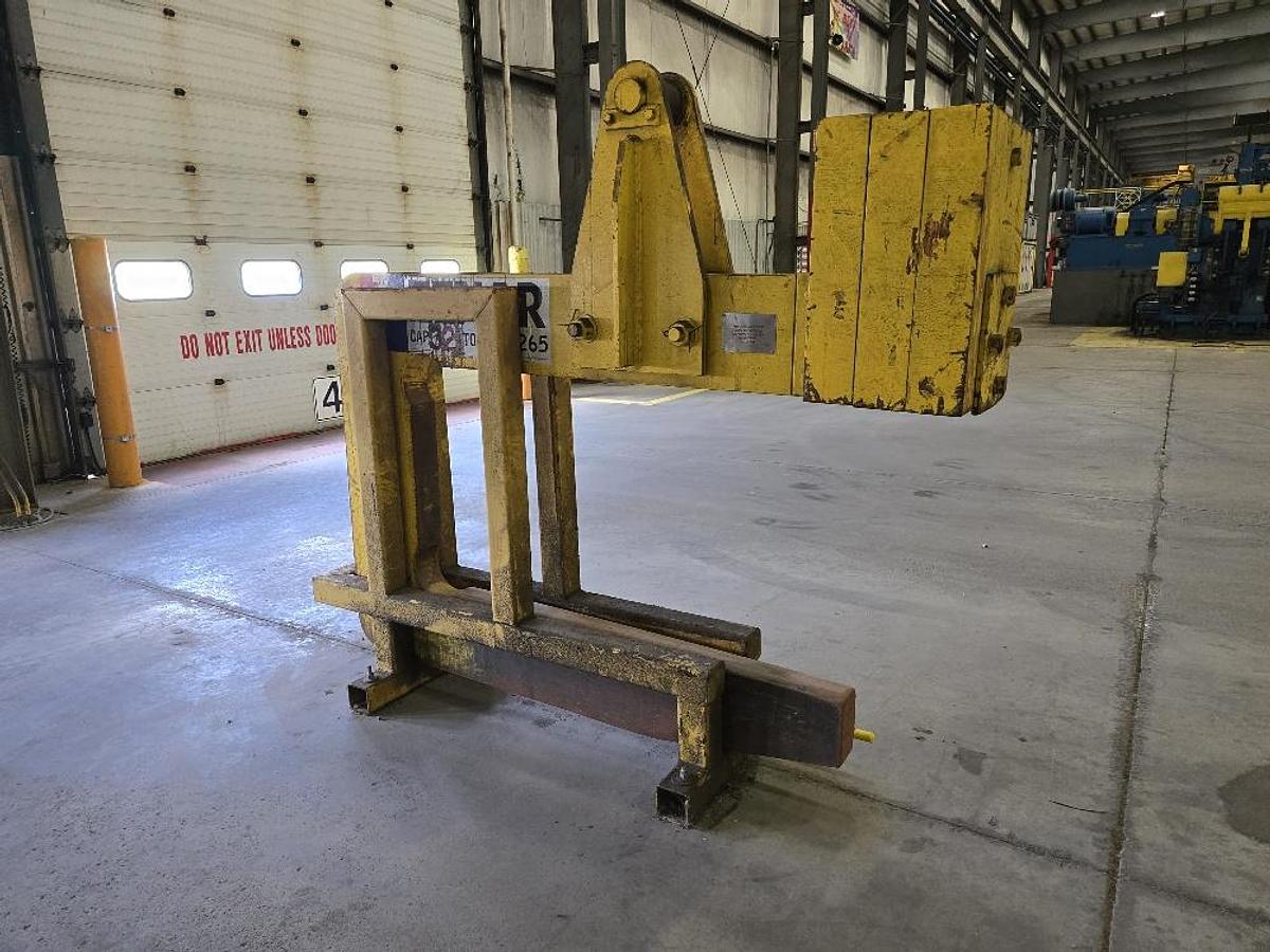 Used 32.5 Ton Capacity C-Hook