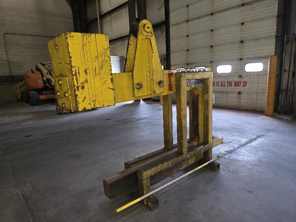 Used 32.5 Ton Capacity C-Hook