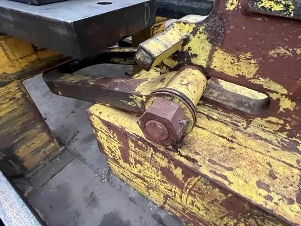 Used 50,000 Lb C-Hook