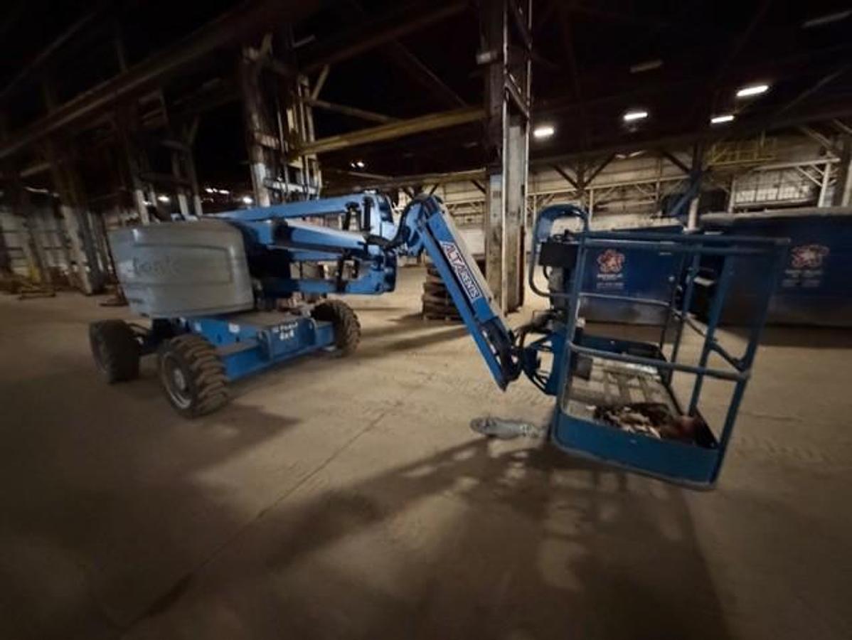 Used Genie Z-45/25J DC – Articulating Boom Lift (USED)