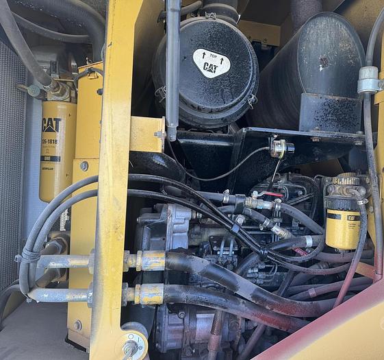 Used 2005 Caterpillar 928G