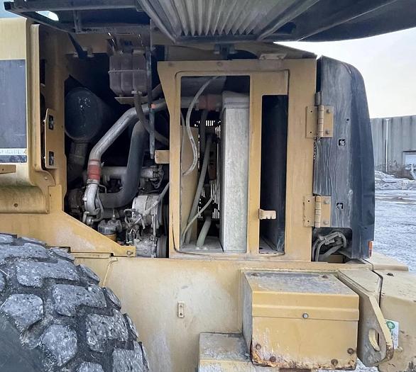 Used 2004 Caterpillar 928G