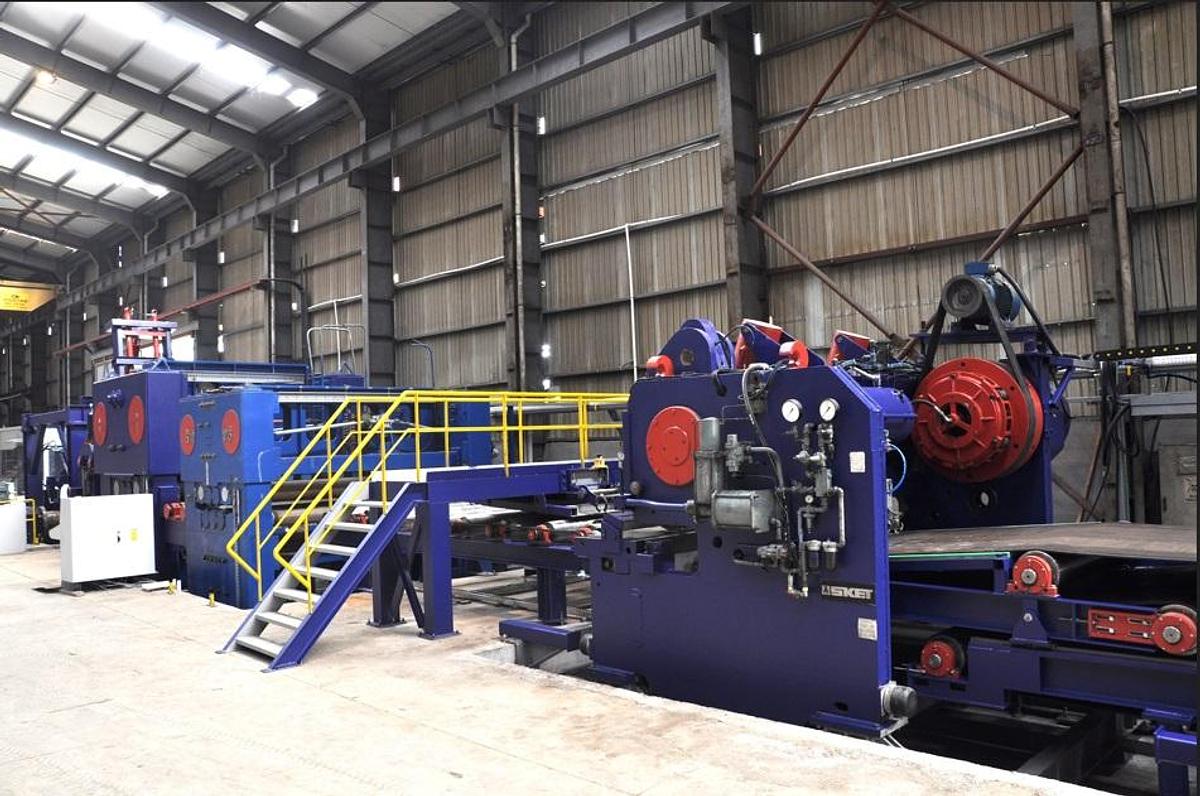 Used 2500mm x 25mm x 80,000 Lb Cut to Length Line