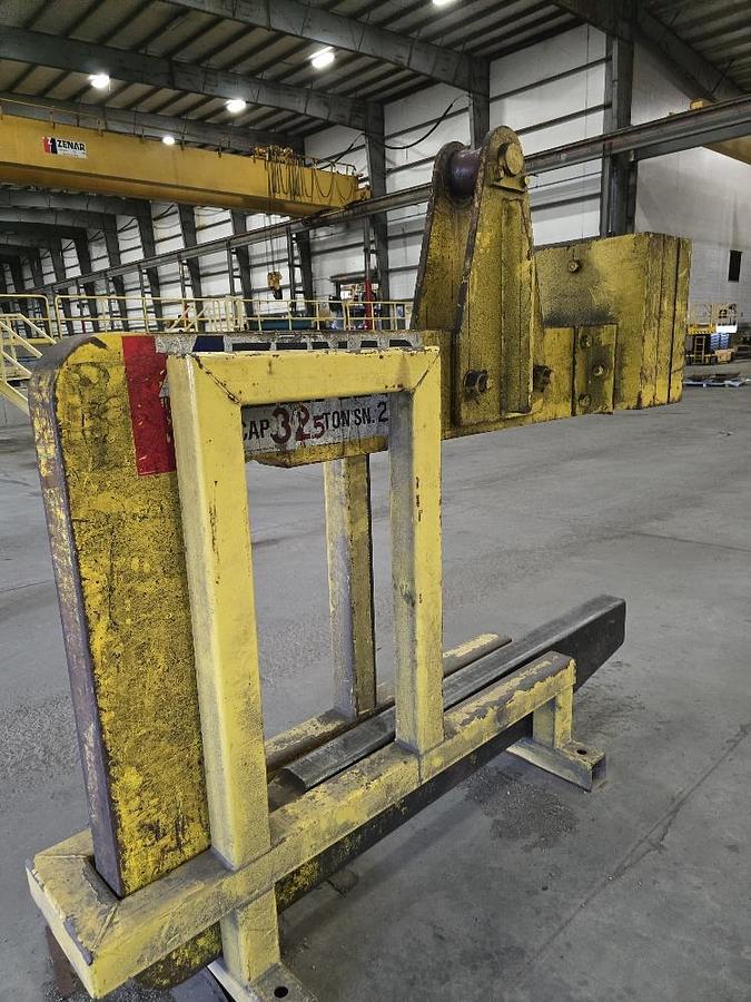 Used 32.5 Ton Capacity C-Hook