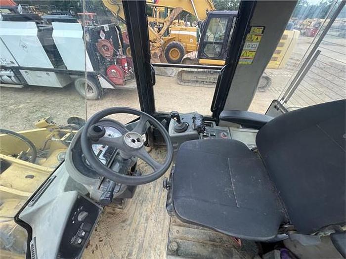 Used 2006 Caterpillar 928G