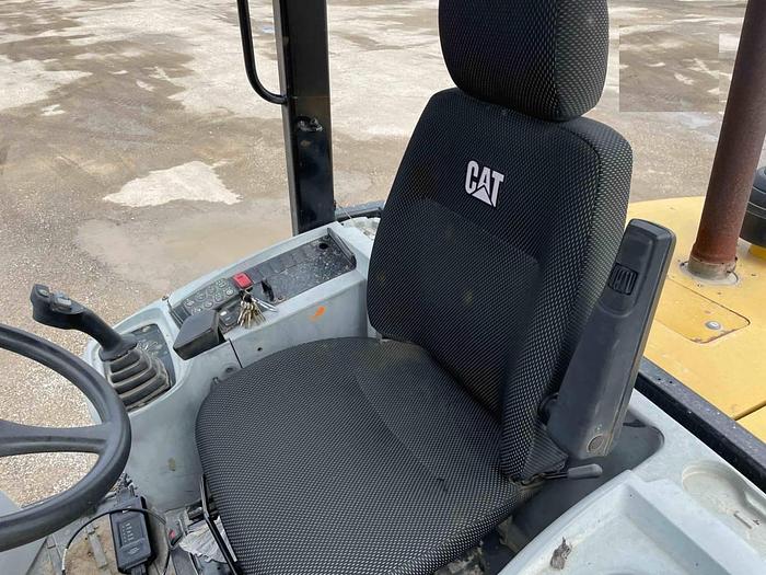 Used 2014 Caterpillar 910K
