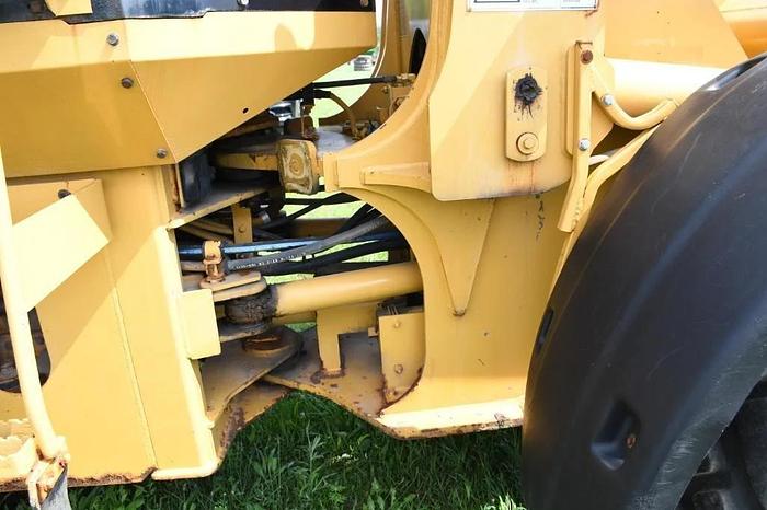 Used 2004 Caterpillar 928G