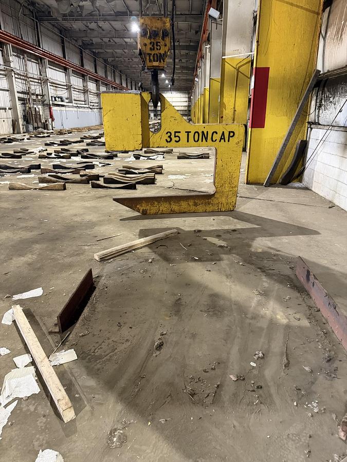 Used 35 Ton C-Hook