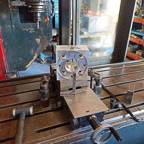 Used Lagun FBF 2600 - Milling Machine - 1996