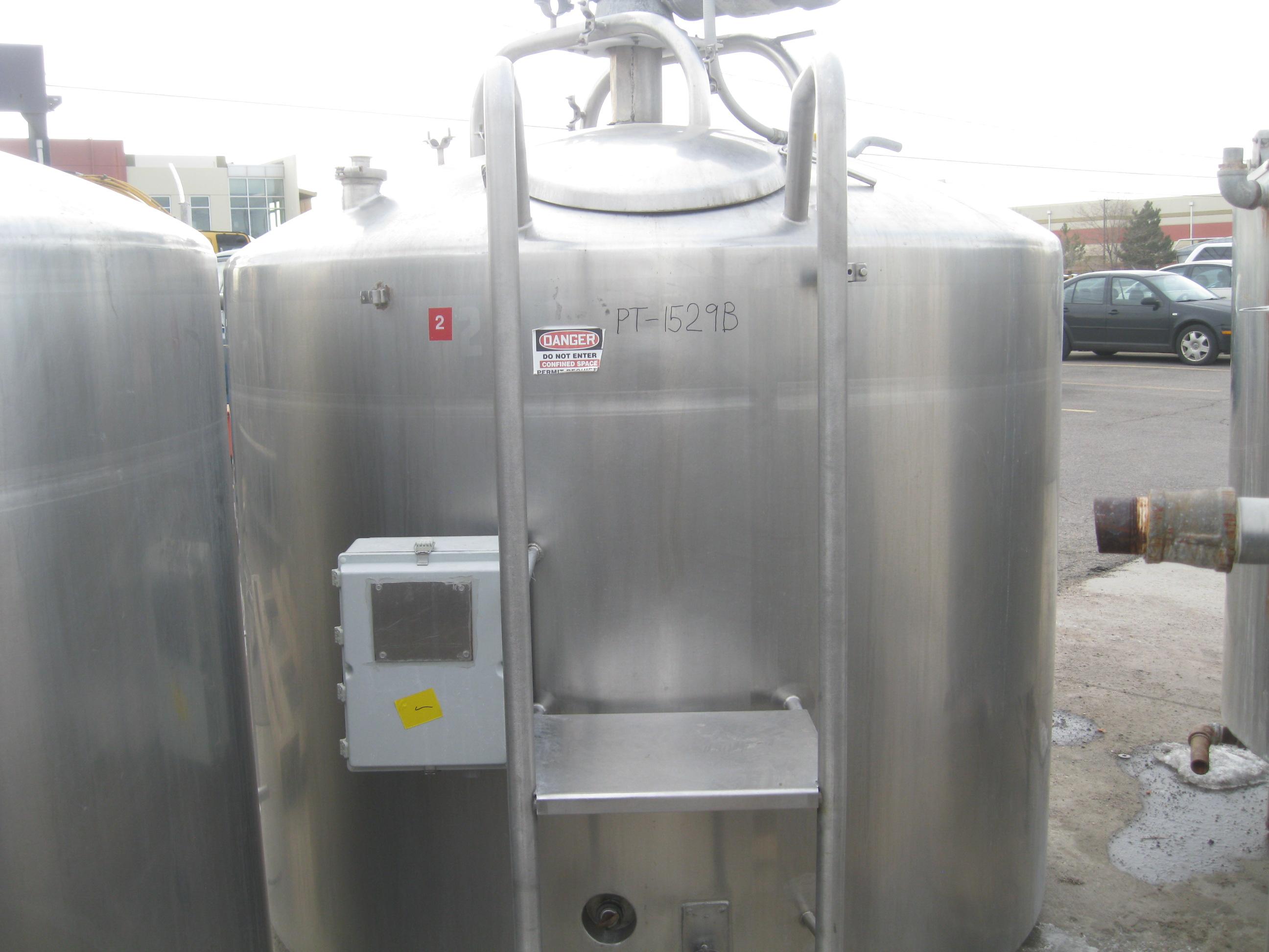 Used 800 GALLON PROCESSOR TANK