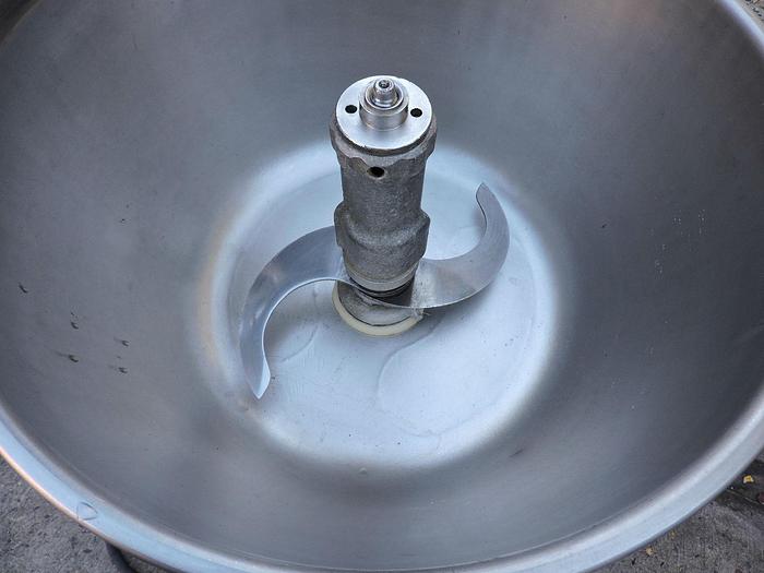 Used HOBART MODEL VCM-40 VERTICAL CUTTER MIXER - S/S