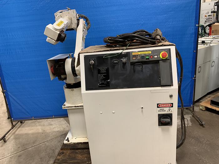 Used FANUC M6iB 6 AXIS CNC ROBOT WITH RJ3iB CONTROLLER