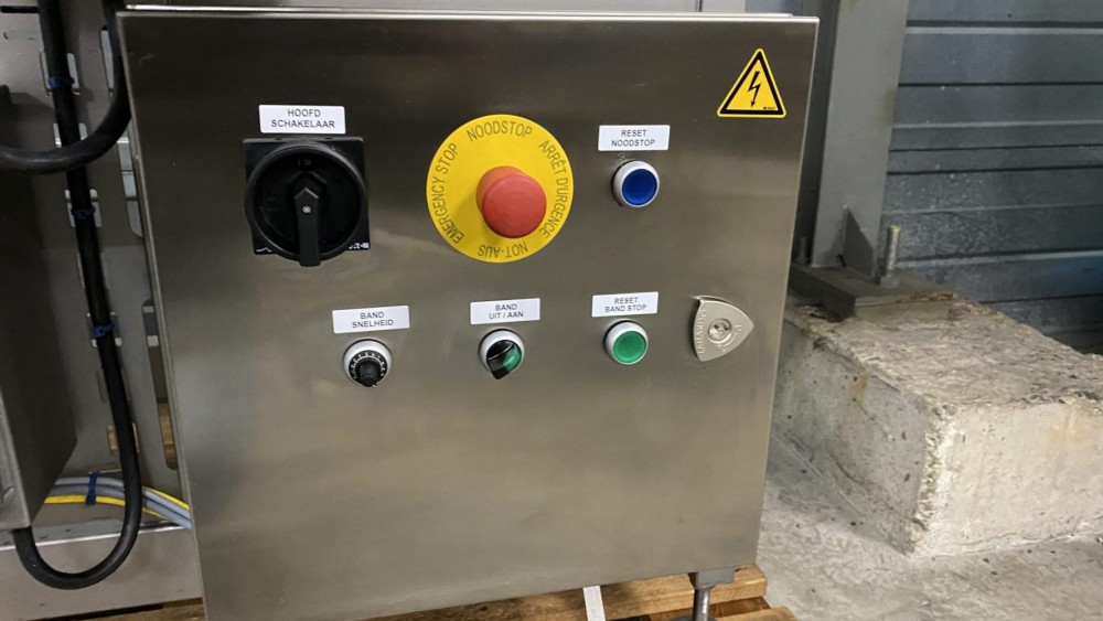 Used Mettler Toledo safeline metal detector