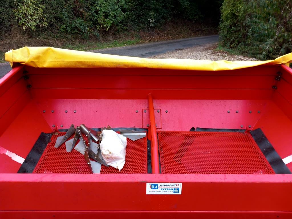 Used Lely Centerliner Supabowl 24 Fertiliser Spreader