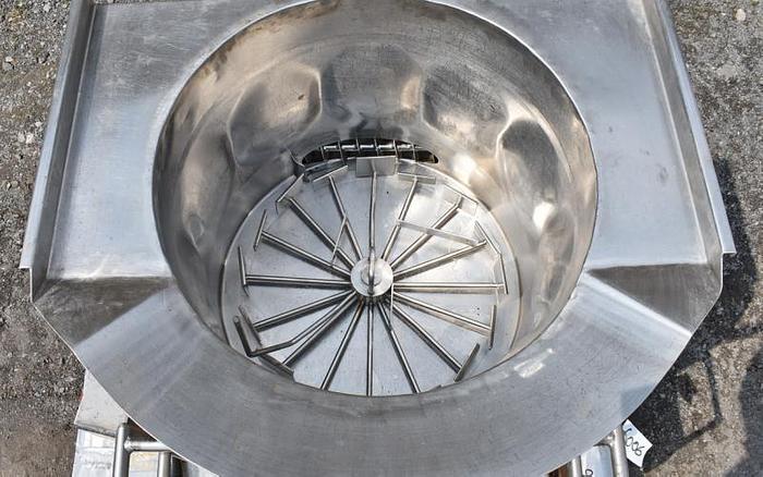 D'occasion USED 60 GALLON JACKETED TANK, STAINLESS STEEL, WITH MIXER & AUGER FEEDER