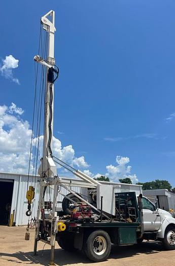 Used 2008 Smeal 8T Pump Hoist Rig