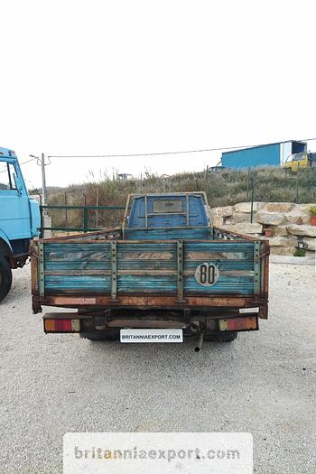 Used 1981 TOYOTA Dyna BU30 300 6 tyres truck.