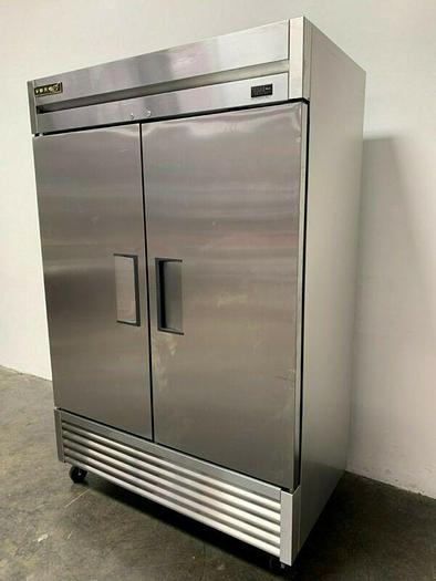 Used True T-49-HC Two-Door Commercial Refrigerator w/ Hydrocarbon refrigerant Ft 115V