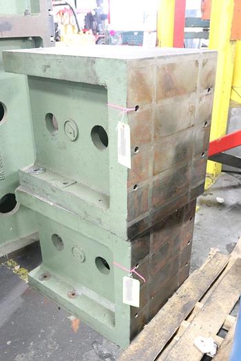 Used 23" x 32" x 27" Cast Angle Plate