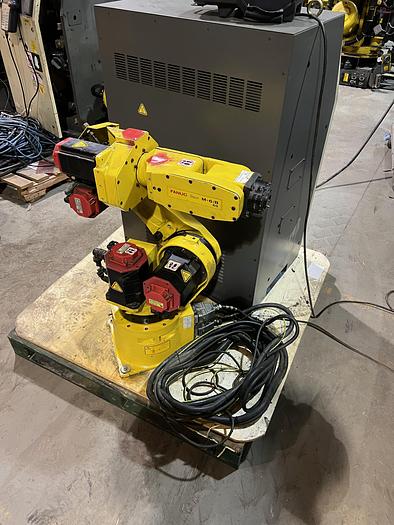 Used FANUC M-6iB/6S