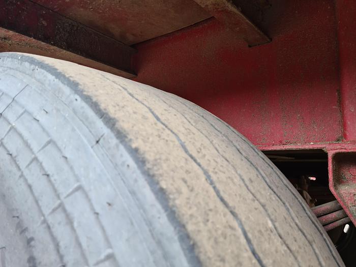 Used 1981 METALOVOUGA 3 AXLE STEEL SUSPENSION DRUM BRAKES  385 65R22.5