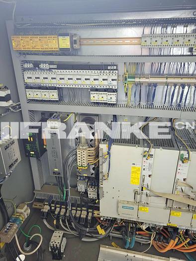 Used 2000 DMG MORI DECKEL MAHO DMU 50 eVolution