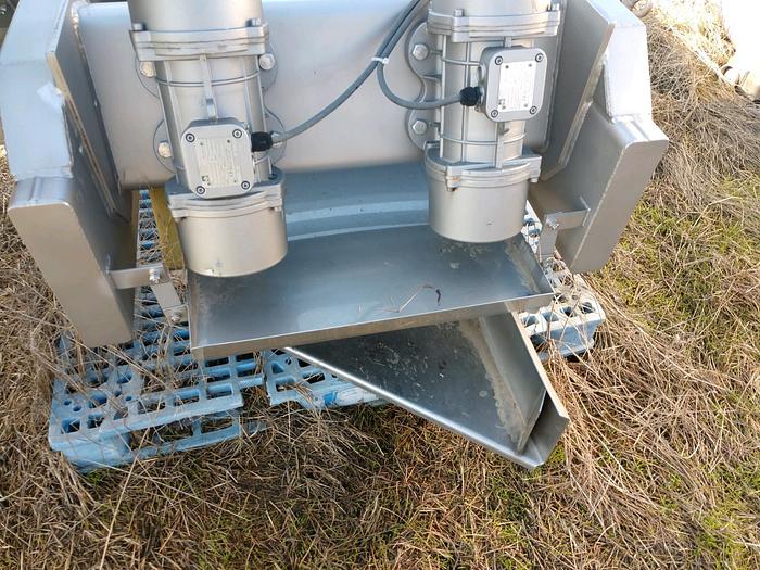 Unused Conveyor, Vibratory, 24" X 8', S/st, Meyer, (2) 0.47 HP, #L738710