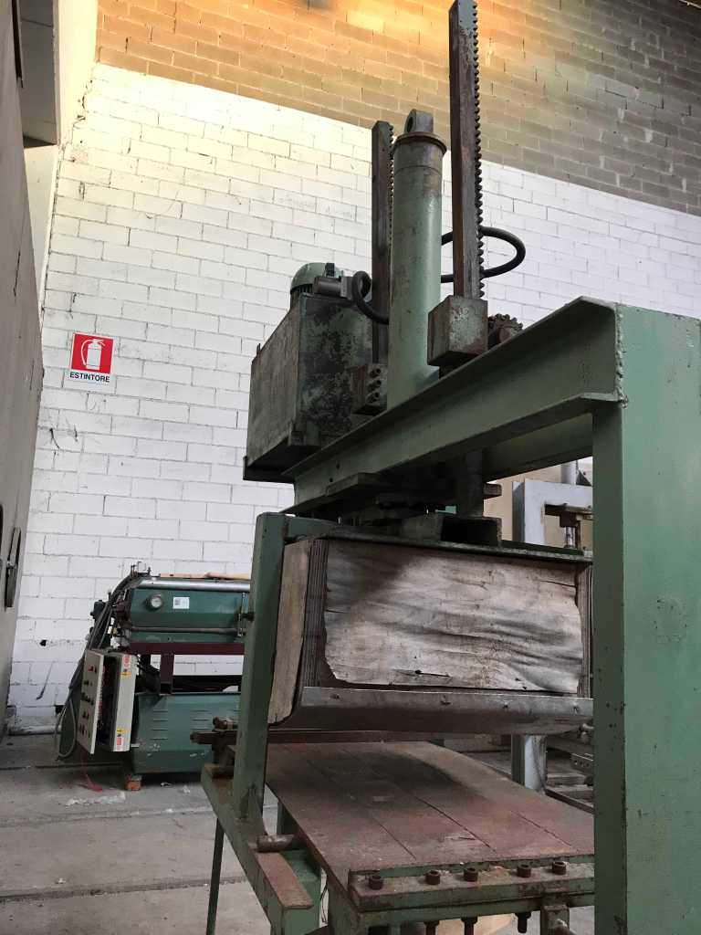 Usato Pressa snervatrice per legno massiccio 110×60