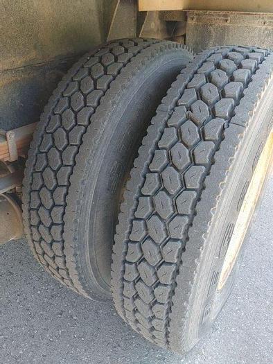 Used Elliott G85R Sign Crane on a 2007 International 4300 Flat Bed Truck - M28079