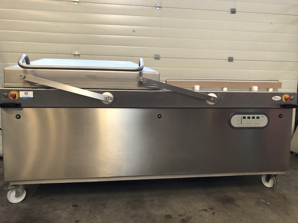 Used Boss double chamber vacuum machine