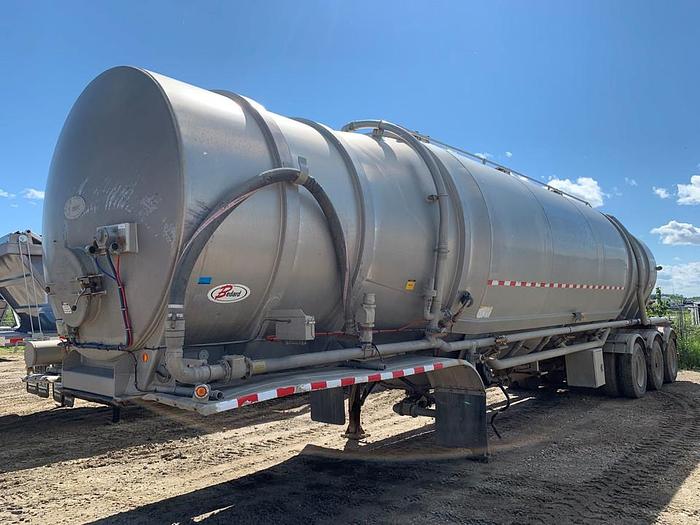 Used 2014 Bedard Pneumatic Dry Bulker Trailer