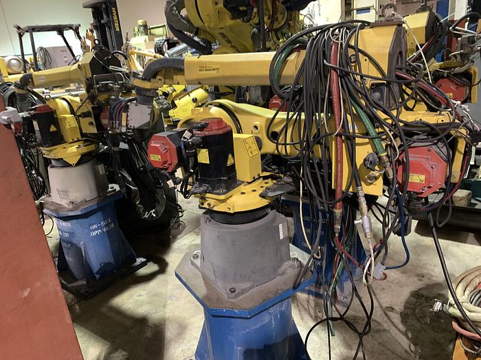 Used FANUC ARCMATE 120iC/10L 6 AXIS CNC MIG WELDING ROBOT WITH R30iA CONTROLLER