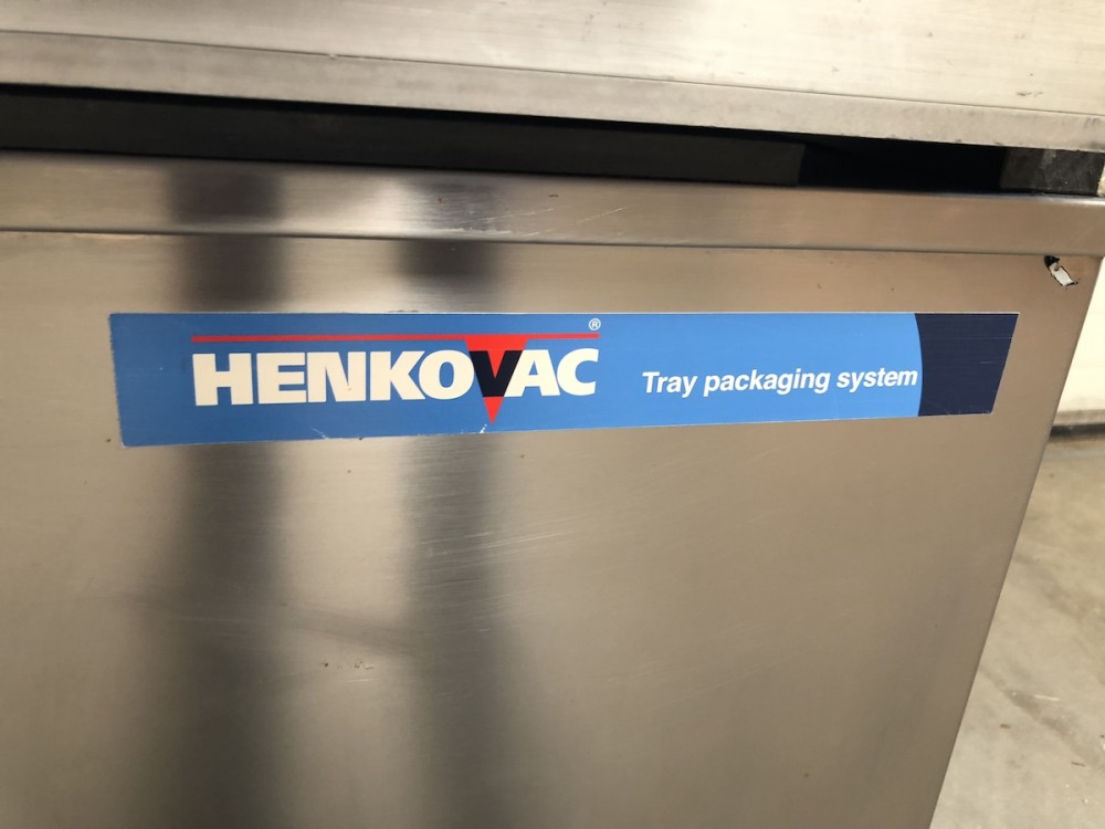 Used Henkovac MAP traysealing machine