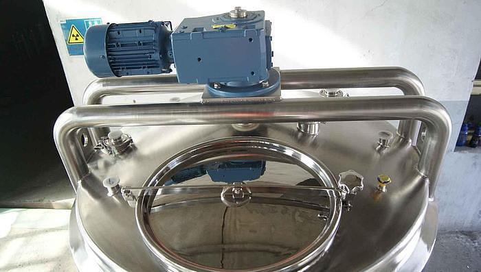 Stainless steel 500 USG pressure wall processor