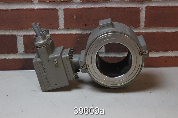 Used Yamatake-Honeywell YKID17B080PL21SY-XX 3" Magnetic Flow Tube #39609