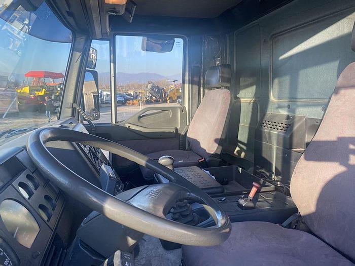 Usato 2002 iveco EUROTECH 260E28 CON GRU