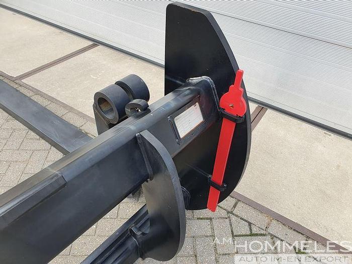 Caterpillar fusion construction forks