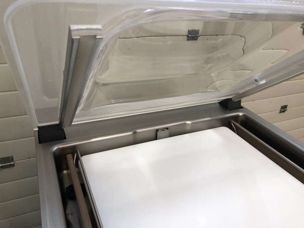 Used Boss Max-F46 vacuum machine