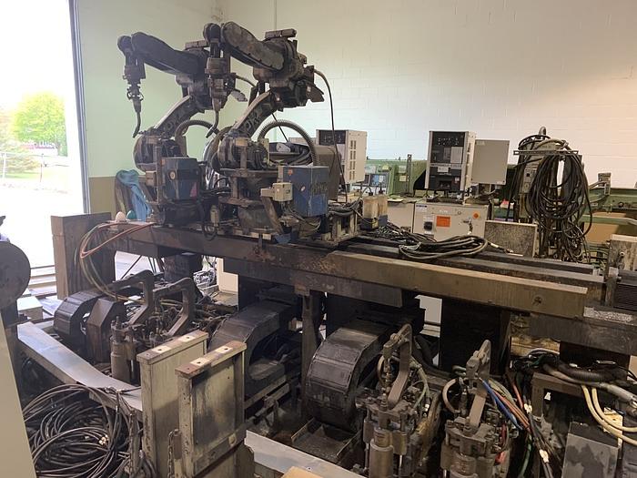 2005 MOTOMAN EA1400N 3KG X 1390MM REACH 6 AXIS CNC ROBOTIC DUAL ARM DUAL TRUNION WELD CELL EA1400N