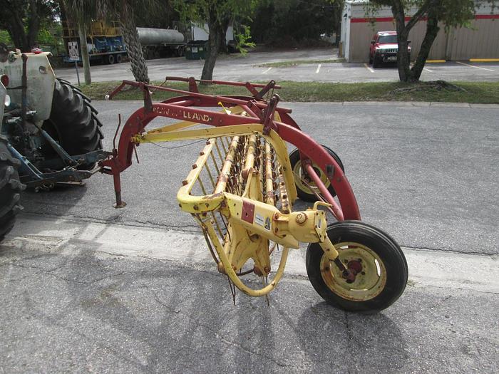 Used New Holland 258 Hay Rake