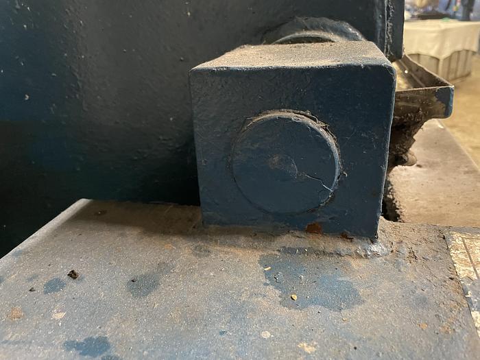 Used Ellis 900lb washer extractor