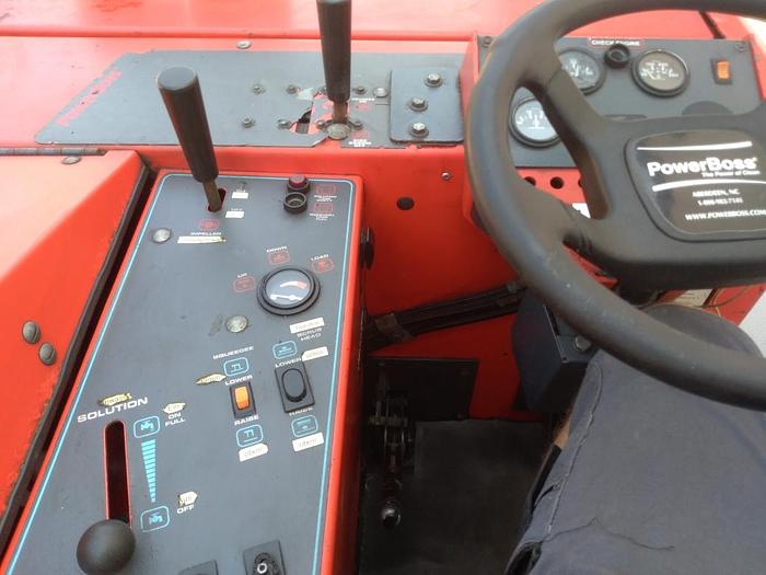 Gebraucht Kehr- und Scheuersaugmaschine, Comander C82, Powerboss,  gebraucht