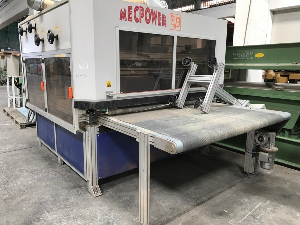 Usato 2004 Spazzatrice superiore marca Italmeccanica