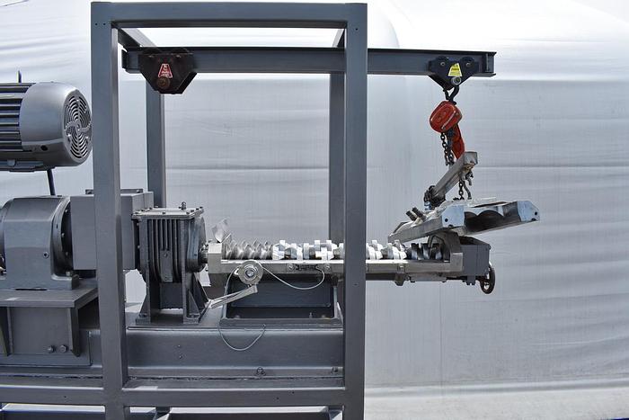 Used 5 IN. TELEDYNE READCO TWIN SCREW CONTINUOUS PROCESSOR – S/S – JACKETED (#9726)