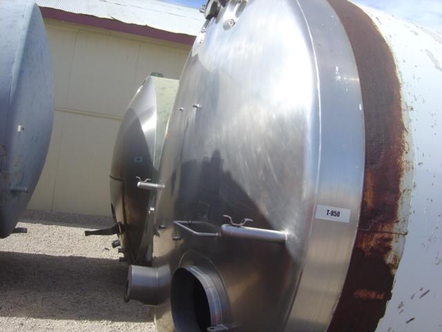 Refurbished 3000 GALLON STORAGE TANK.  MUELLER MODEL SH SERIAL SH-11716