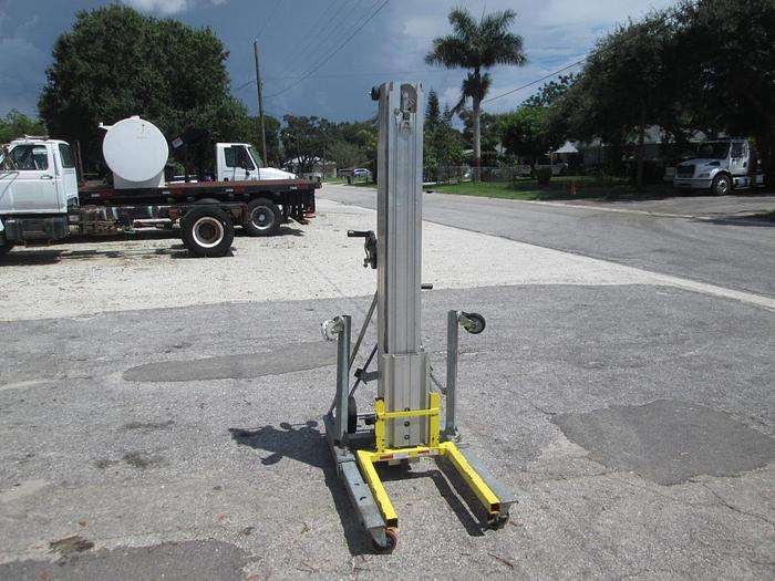 Used Sumner 2118 18' Material Lift