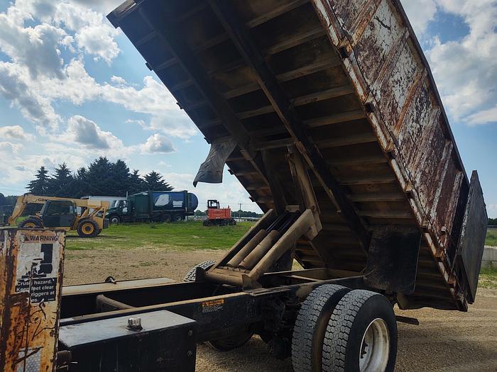 Used 2001 INTERNATIONAL 4700